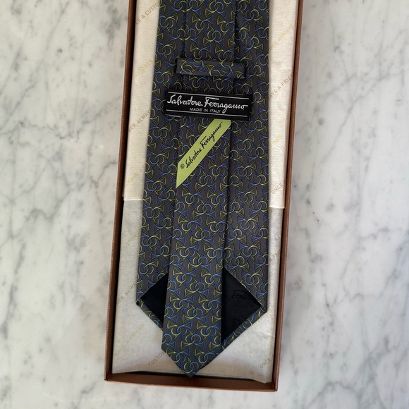 Designer tie - Picture 2 of 5